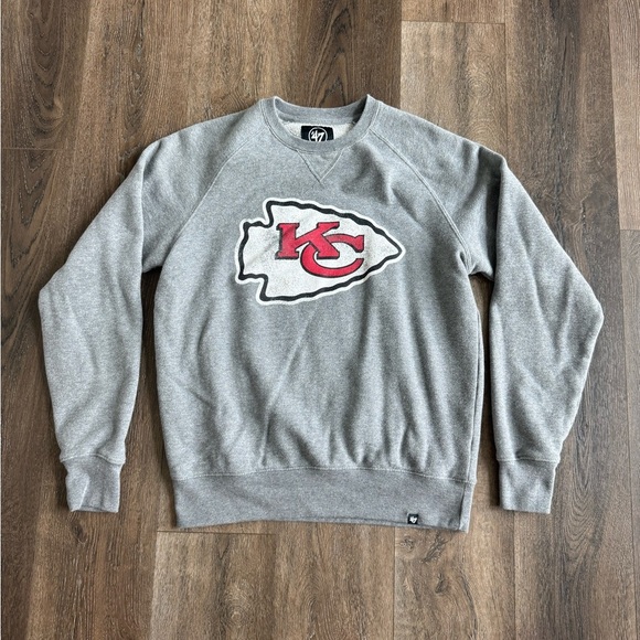 Kansas City Chiefs Sweatshirt.  Women’s size large.  Brand 47. - Picture 1 of 4